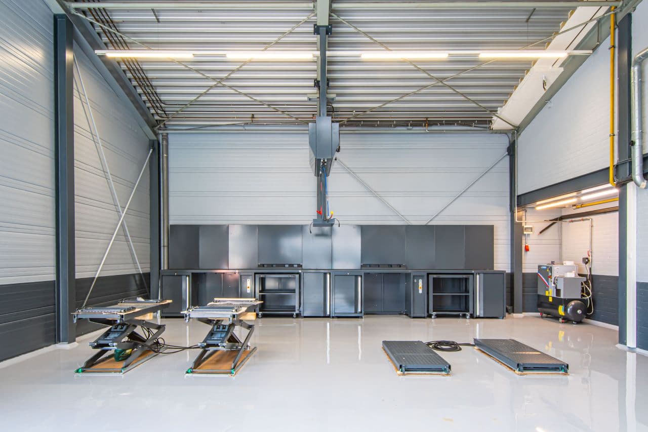 SEAT Cupra showroom De Meern — receptie