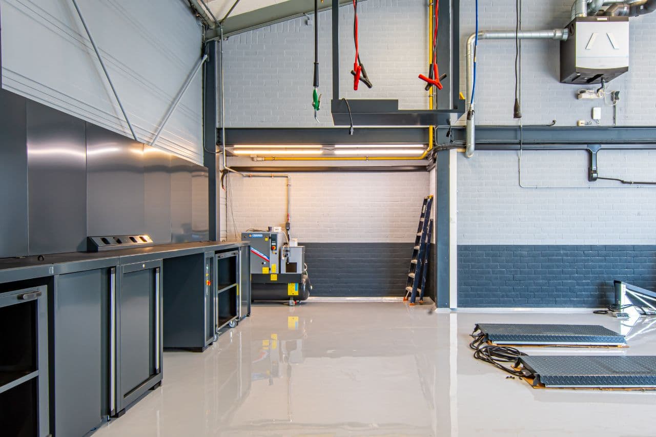 SEAT Cupra showroom De Meern — ruimte